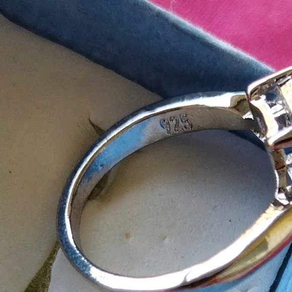 925 sterling silver Emerald cut Mystic topaz crystal ring - Picture 13 of 13